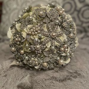 Broach Bouquet